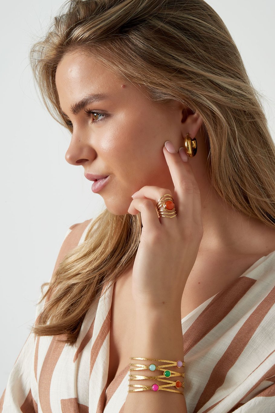 Statement-Ring mit Stein – Goldfarbe - Goldfarbefarbe Bild3