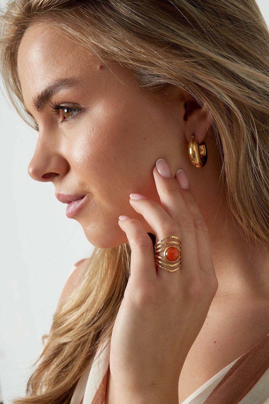 Statement-Ring mit Stein – Goldfarbe - Goldfarbefarbe Bild4