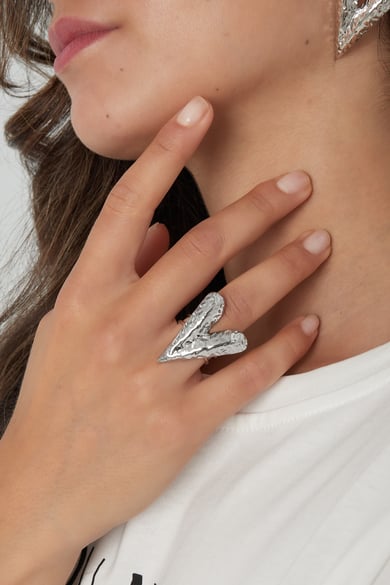 Anillo de amor estructurado - Color plata h5 Imagen2