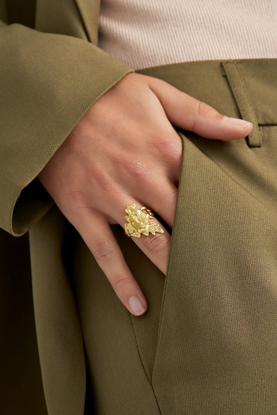 abstract texture ring h5Picture2