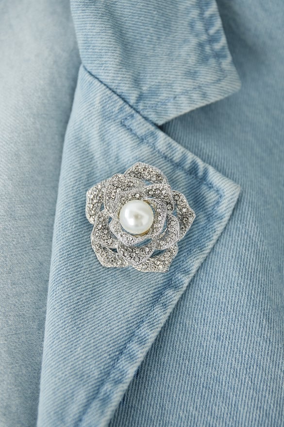 Blooming grace brooch - Silver Color color 2