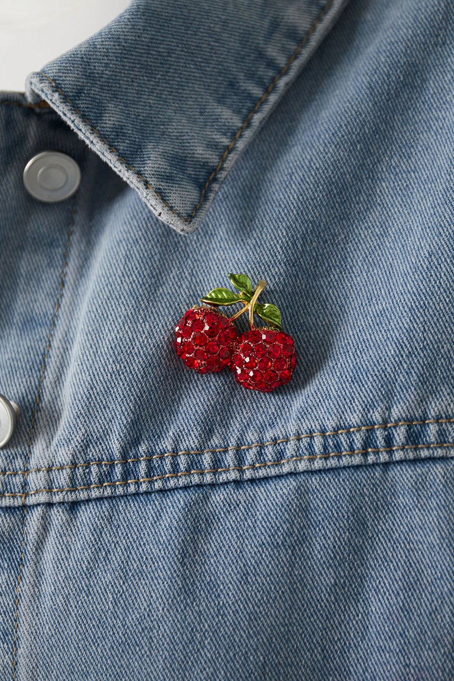 Broche de cereza con diamantes de imitación h5Imagen2