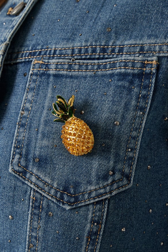 Pineapple brooch 2