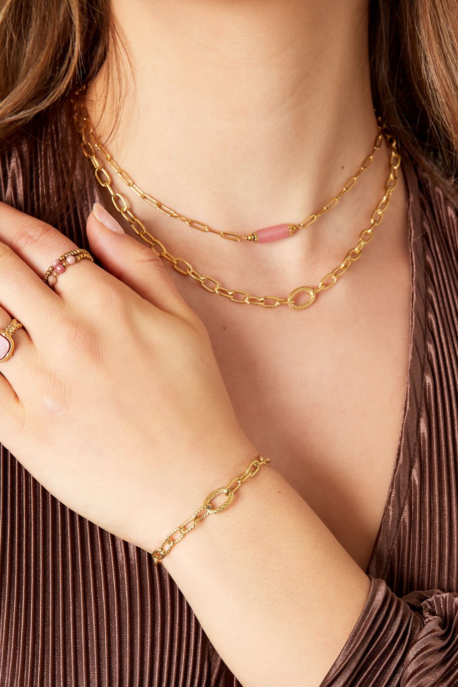 Gliederarmband mit Struktur - Goldfarbener Edelstahl Bild4