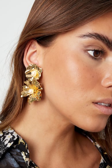 Ohrringe Statement-Blume – Goldfarbe - Goldfarbefarbe h5 Bild3