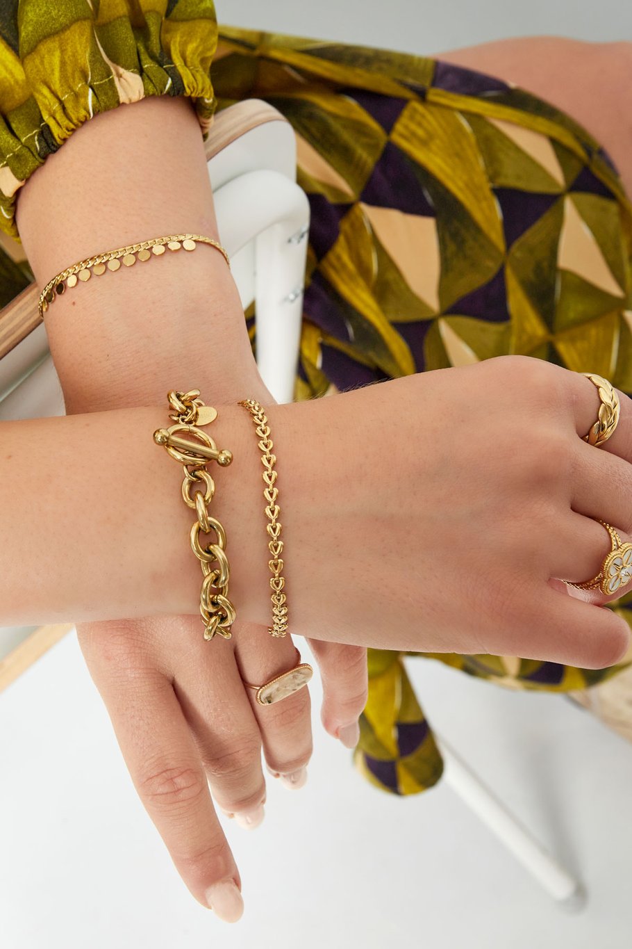 Armband verbundene Herzen – Goldfarbe - Goldfarbefarbe Bild2