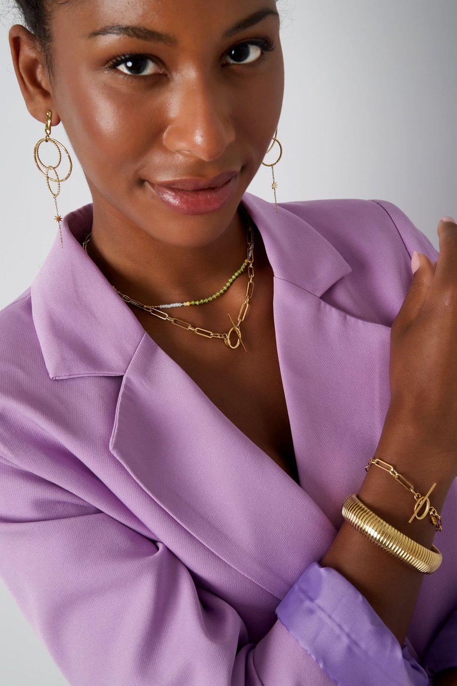 Dünnes Gliederarmband mit rundem Verschluss – Goldfarbe - Goldfarbefarbe Bild3