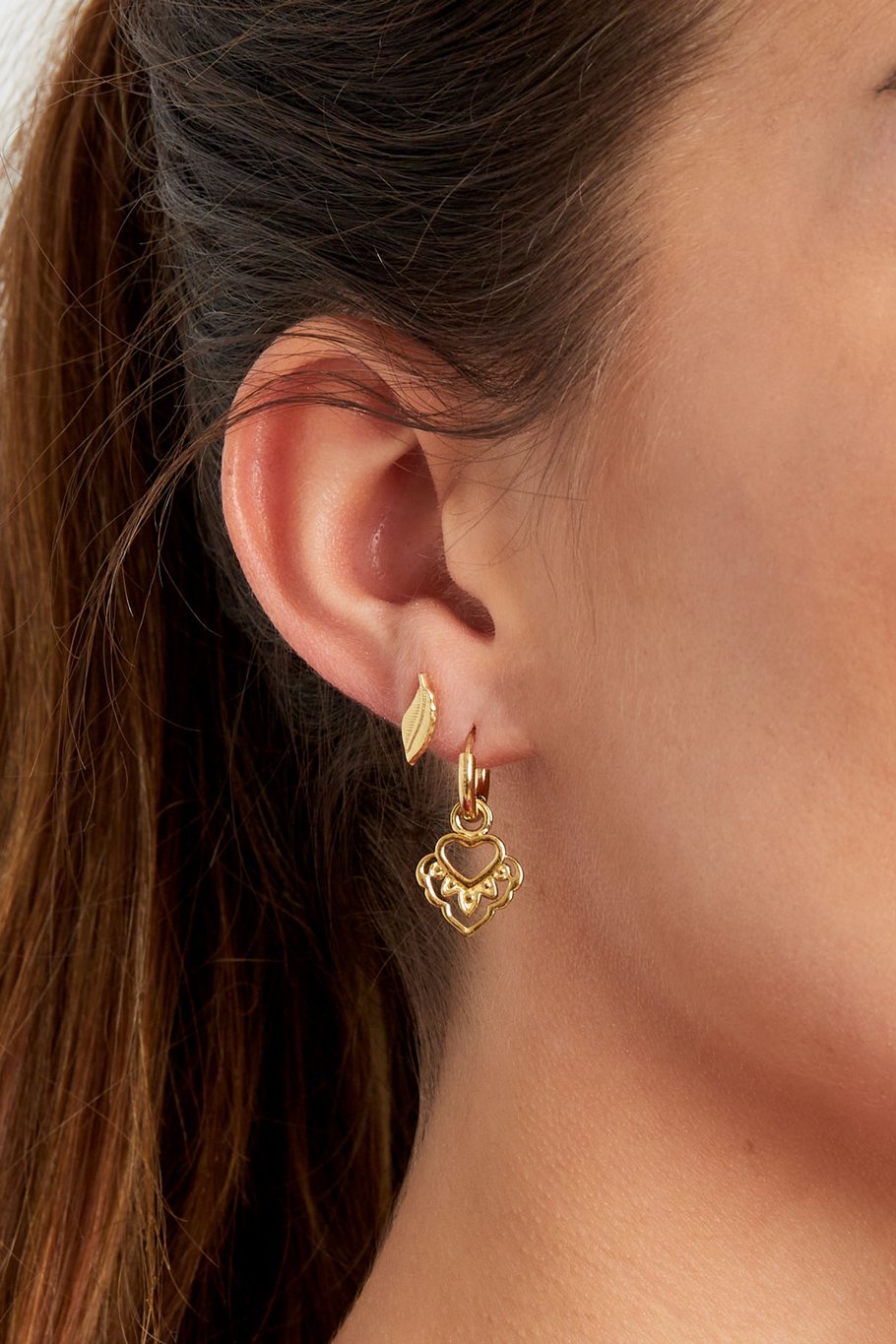 Ohrringe Herz mit Details – Goldfarbe - Goldfarbefarbe Bild3