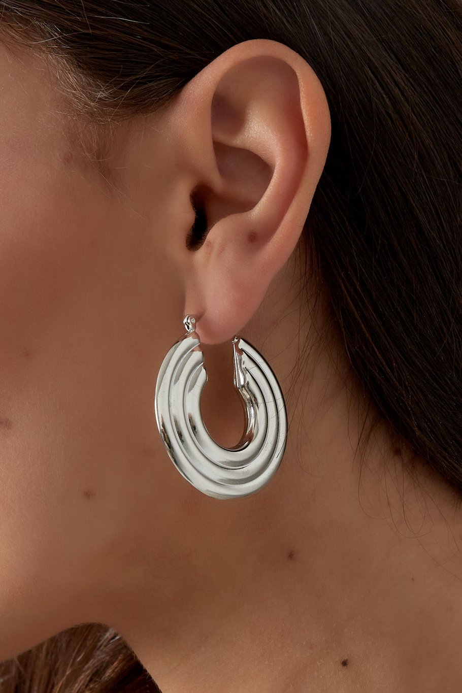 round earrings with pattern Picture3