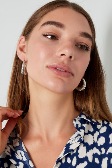 earrings classy with a twist h5 Picture4