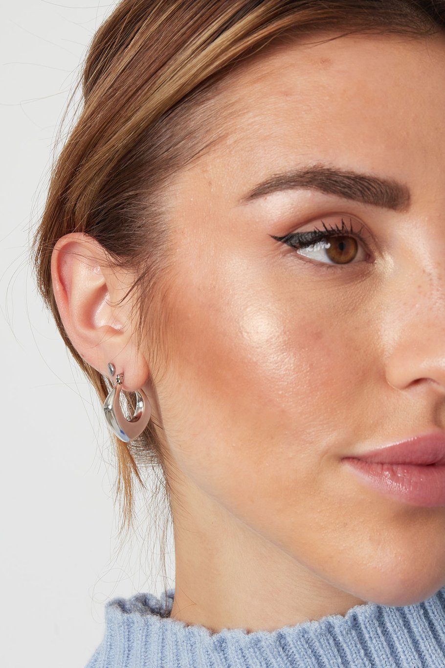 small hoop earrings simple Picture2