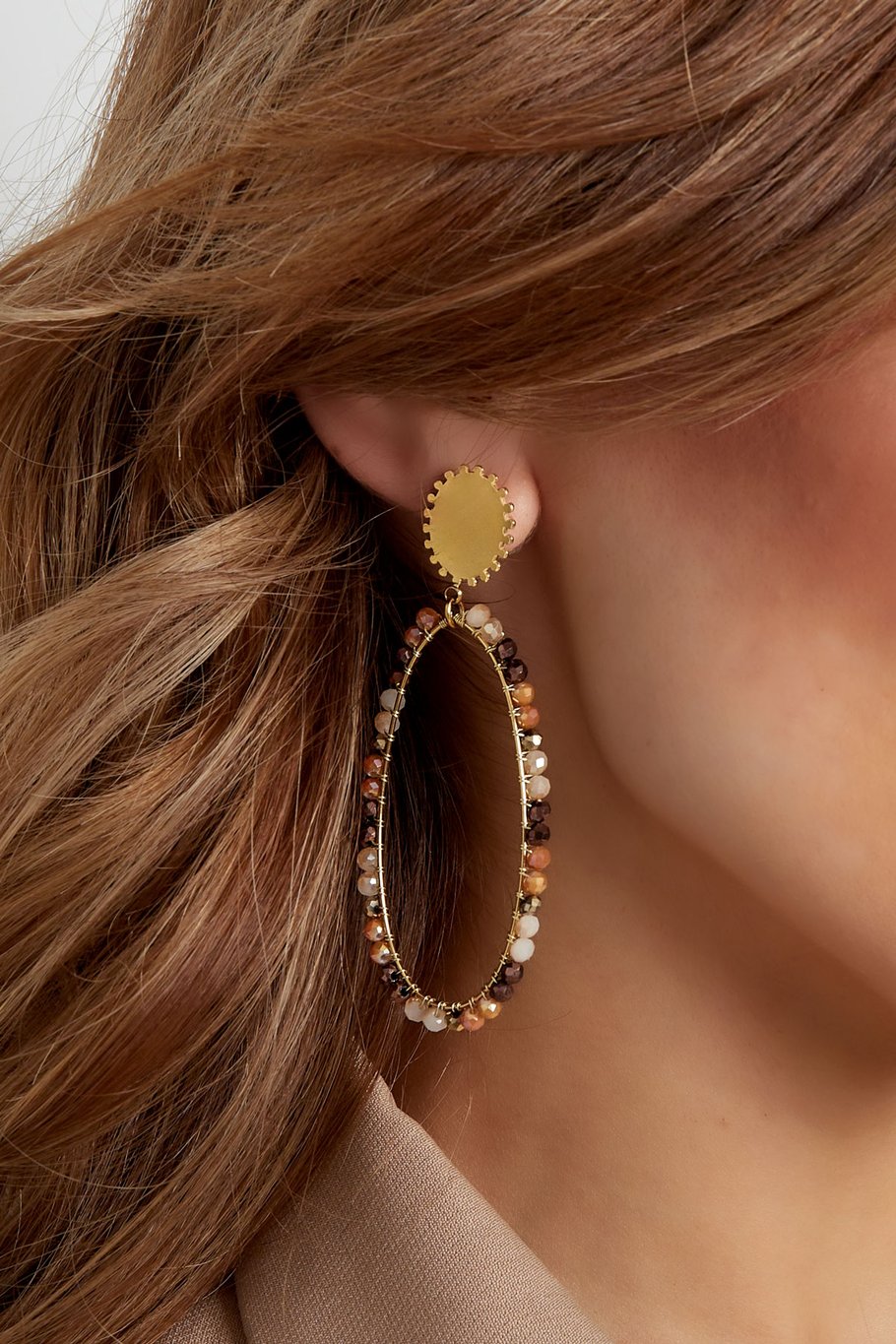 Elongated earrings with beads - Gold color/beige h5Picture3