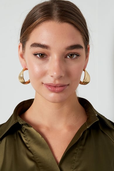 earrings abstract layers h5 Picture2