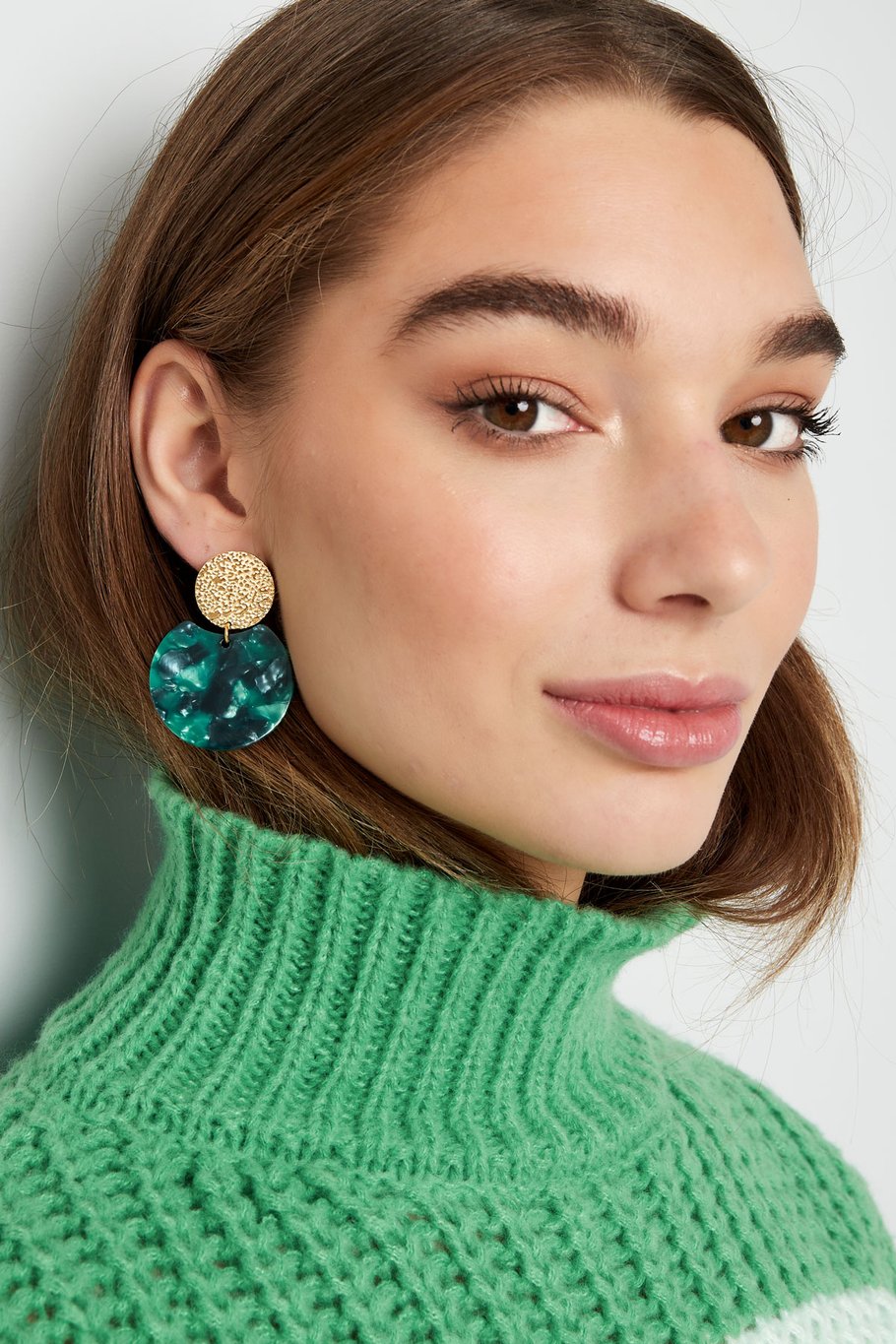 Statement-Ohrringe mit farbigen Details – Goldfarbe/Blau Bild3