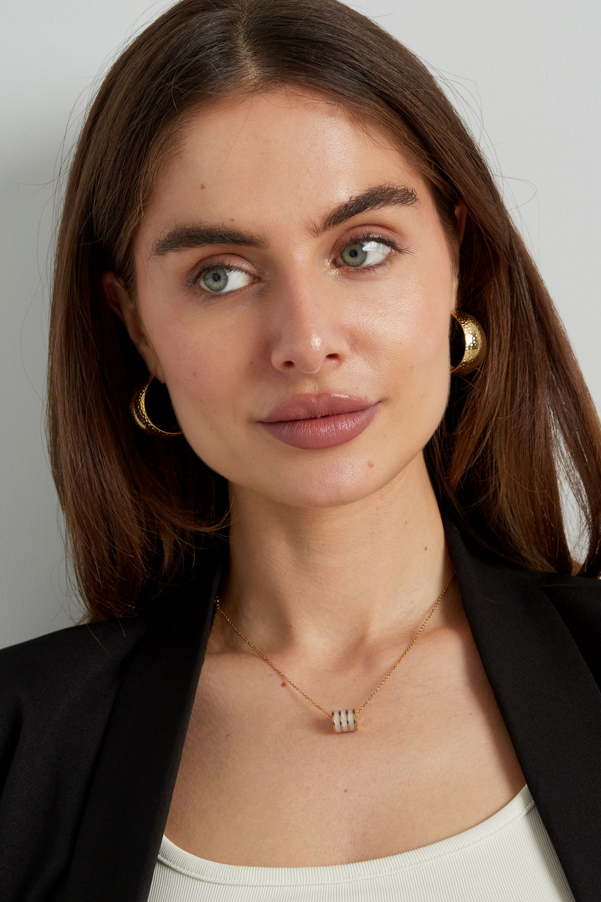 pendientes relieve luna - color plata