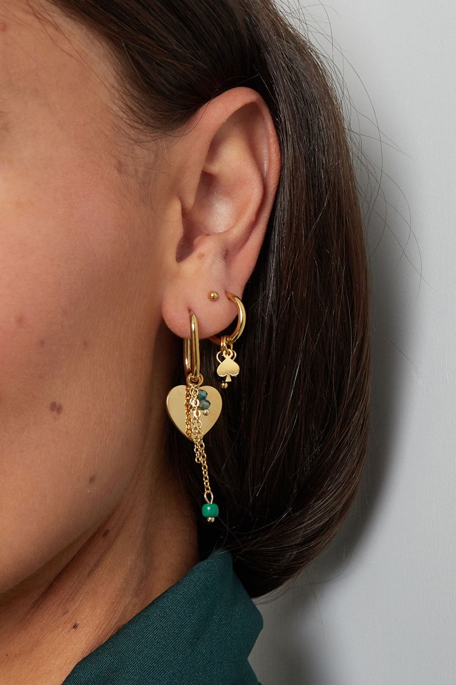 Pendientes piedra natural con detalle poker - Color dorado negro Imagen3