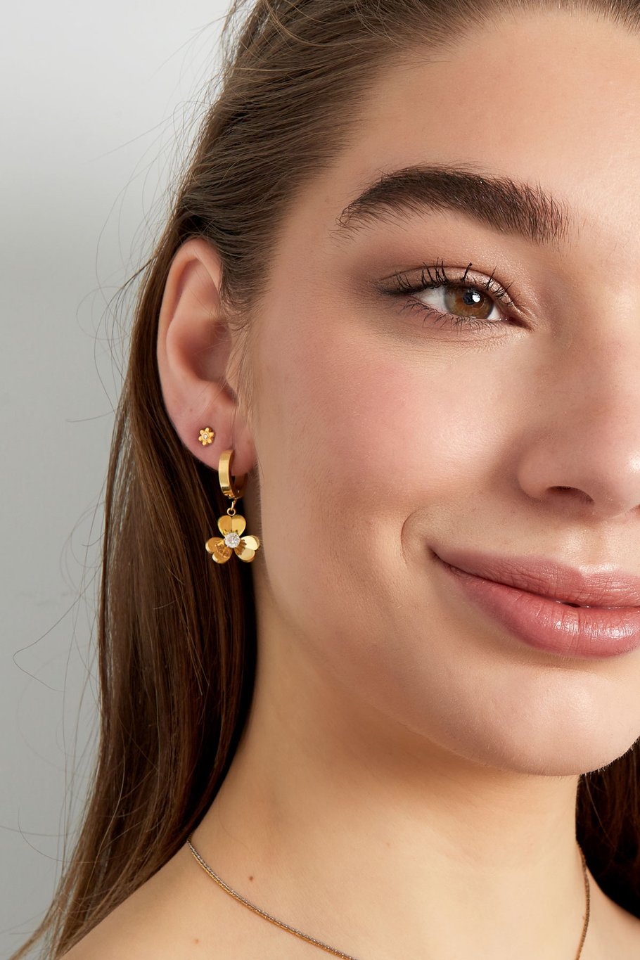 pendientes flor con piedra Imagen2