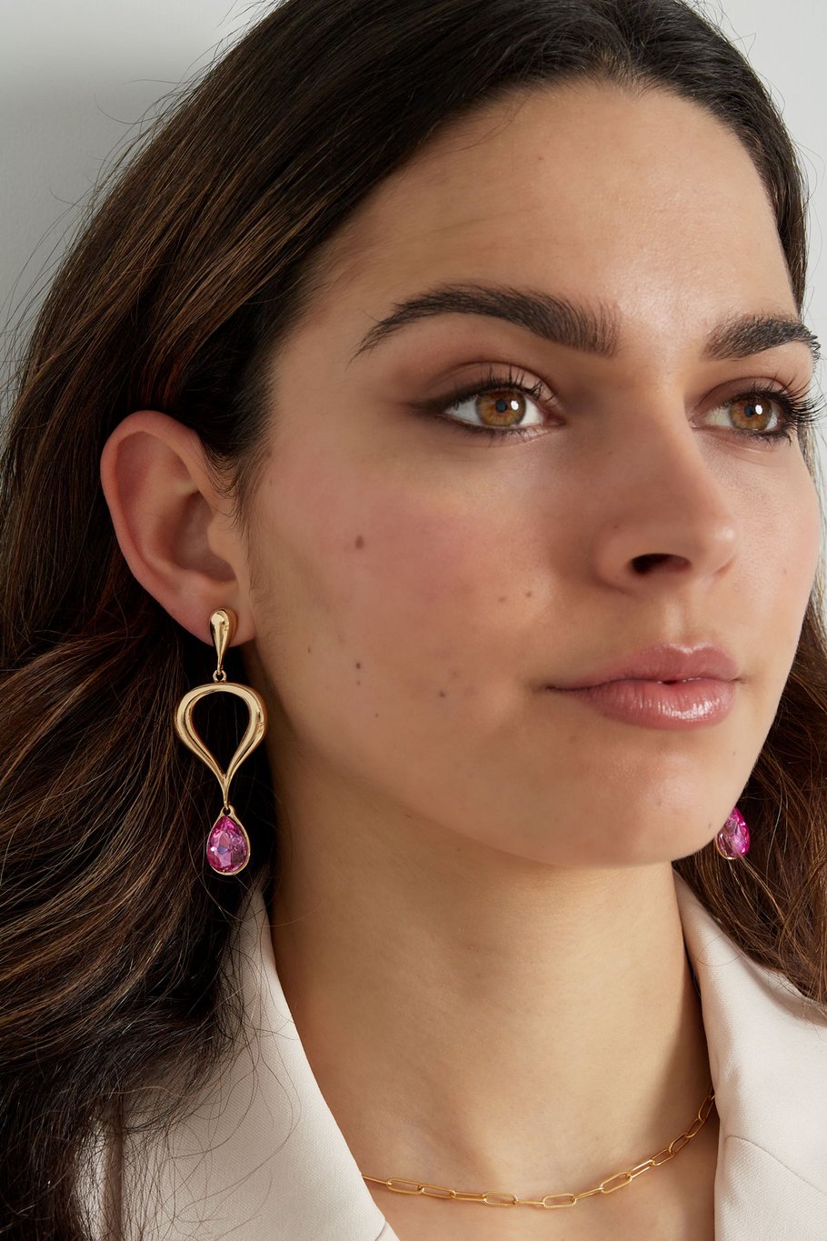 Klassischer Ohrring mit farbigem Anhänger – Rosa,  Bild4