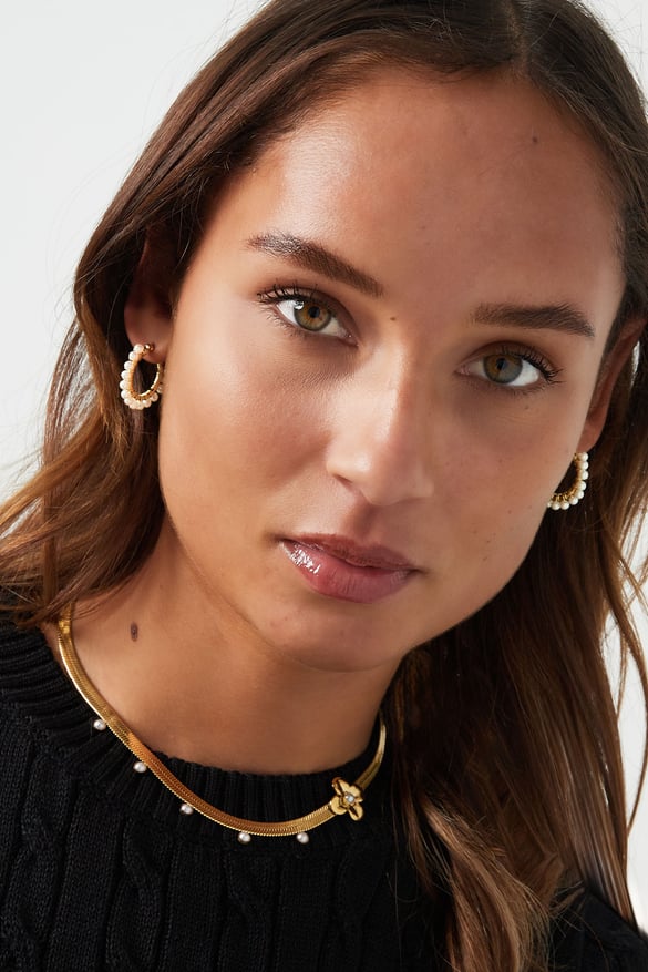 Boucle d'oreille simple ronde avec perles - doré