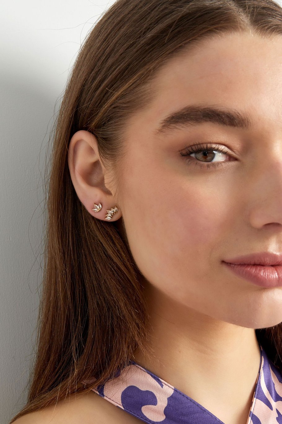 Studs with three diamonds - Silver Color color Picture4