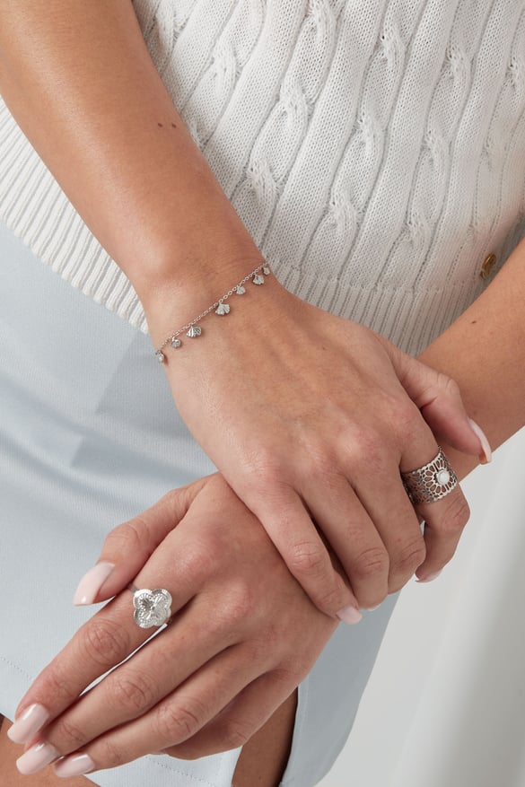 klassieke armband met schelp bedels 2