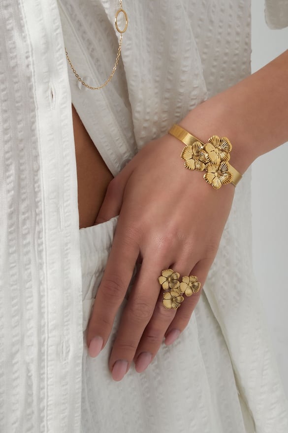 Klassisches florales Partyarmband – Goldfarbe  - Goldfarbefarbe 2