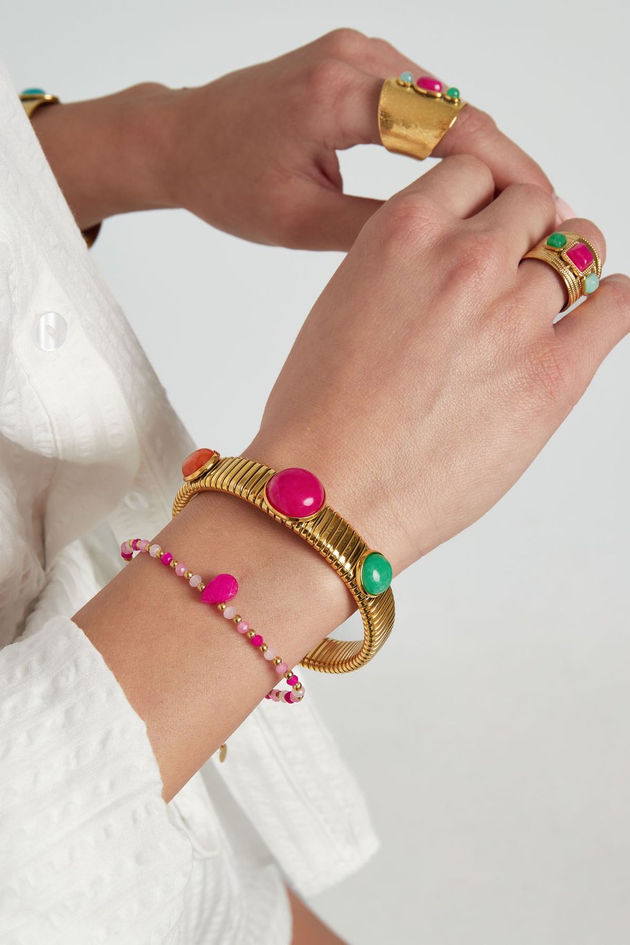 Armband mit farbigen Kreisen – Goldfarbe  - Goldfarbefarbe Bild2
