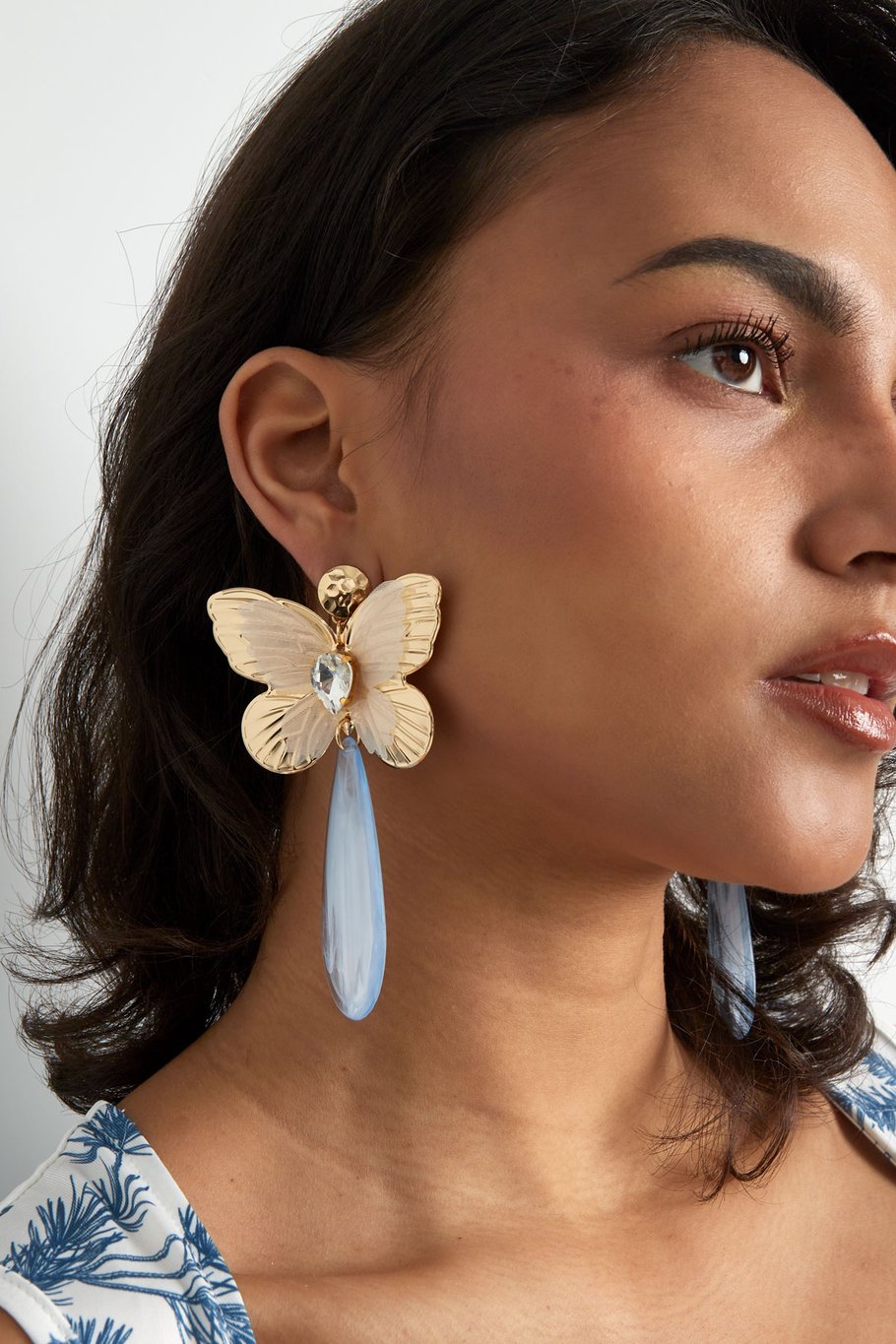 Orecchino con ciondolo a farfalla con diamante - rosa  Immagine4
