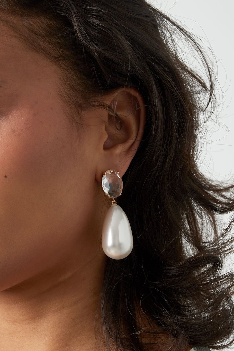 Diamante earring with pearl drop  Picture3