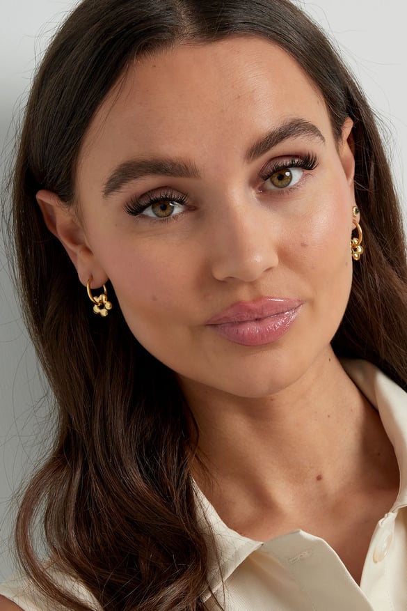 Boucles d'oreilles créoles à breloques fleurs basiques 2