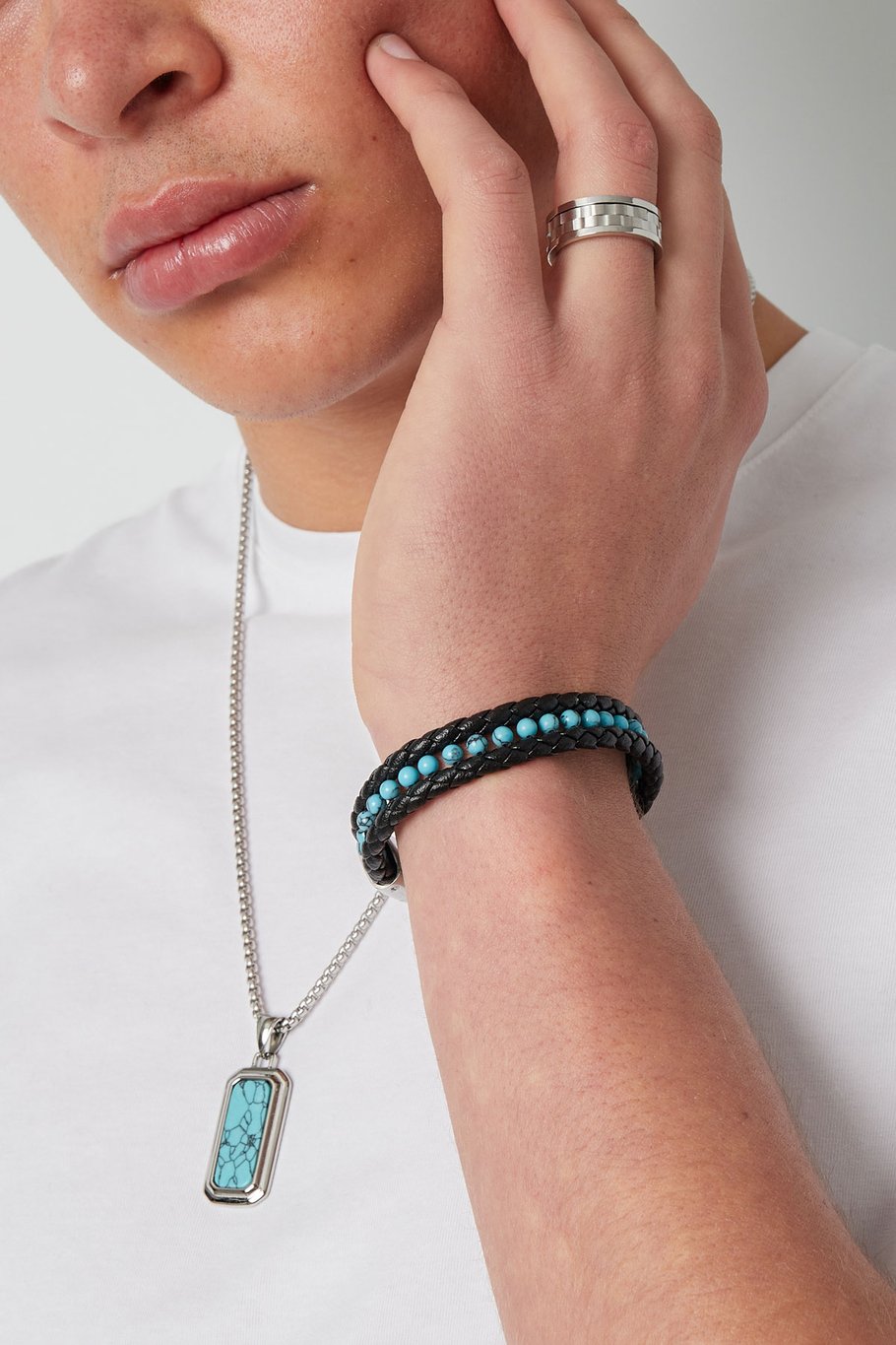 Doppeltes Herrenarmband geflochten mit Perlen in der Mitte – Türkis  Bild3