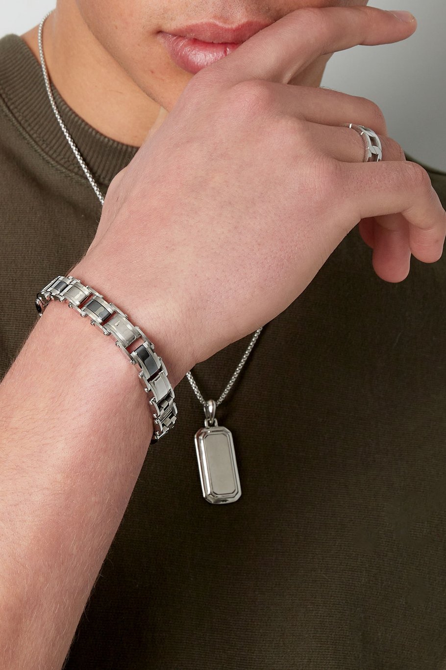 Grobgliedriges Herrenarmband edel silberfarben Bild2
