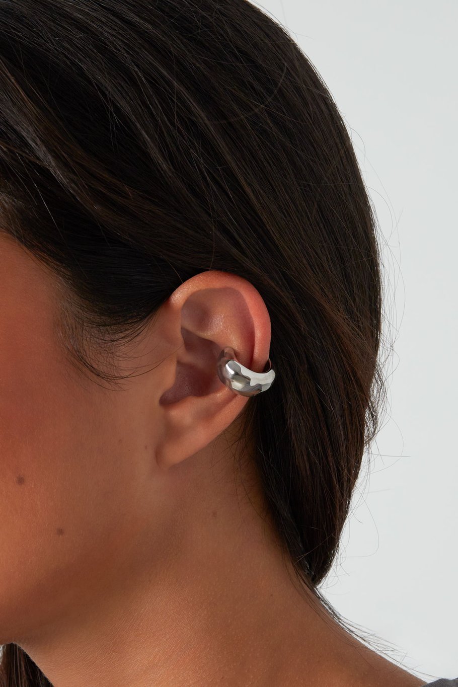 Ohrstecker mit auffälligem Statement – Goldfarbe - Goldfarbefarbe Bild2