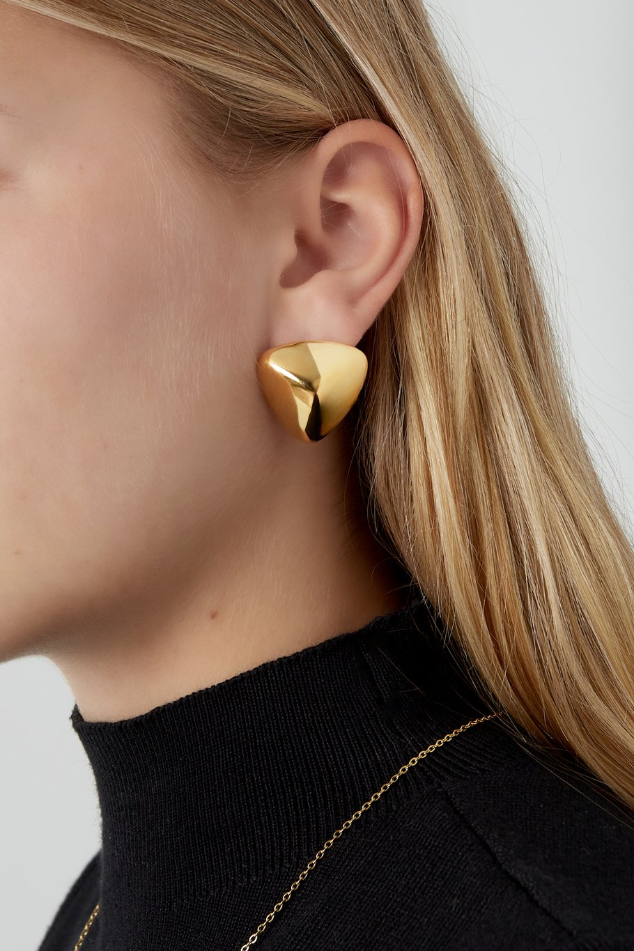 Earrings triangle stud - Gold color Picture2