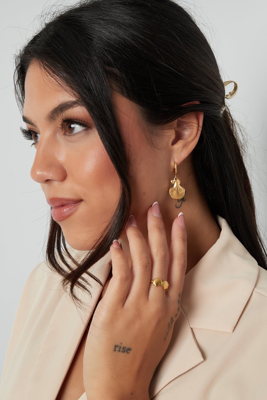 earrings shell story Picture4