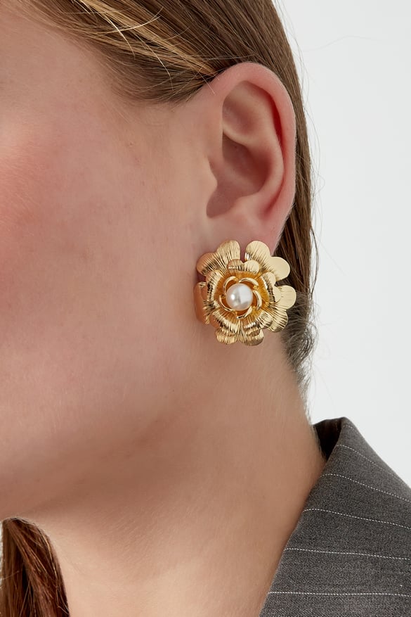 pearly bloom earrings