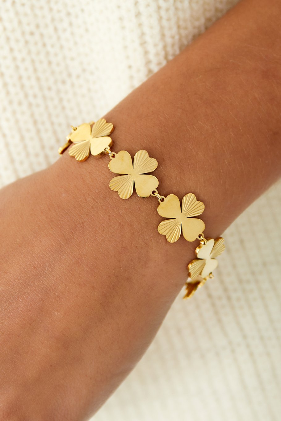 Armband mit auffälligen Blüten  Bild2