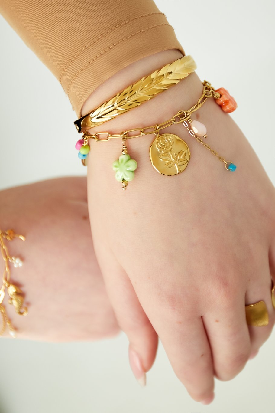 subtle relief armband Afbeelding2