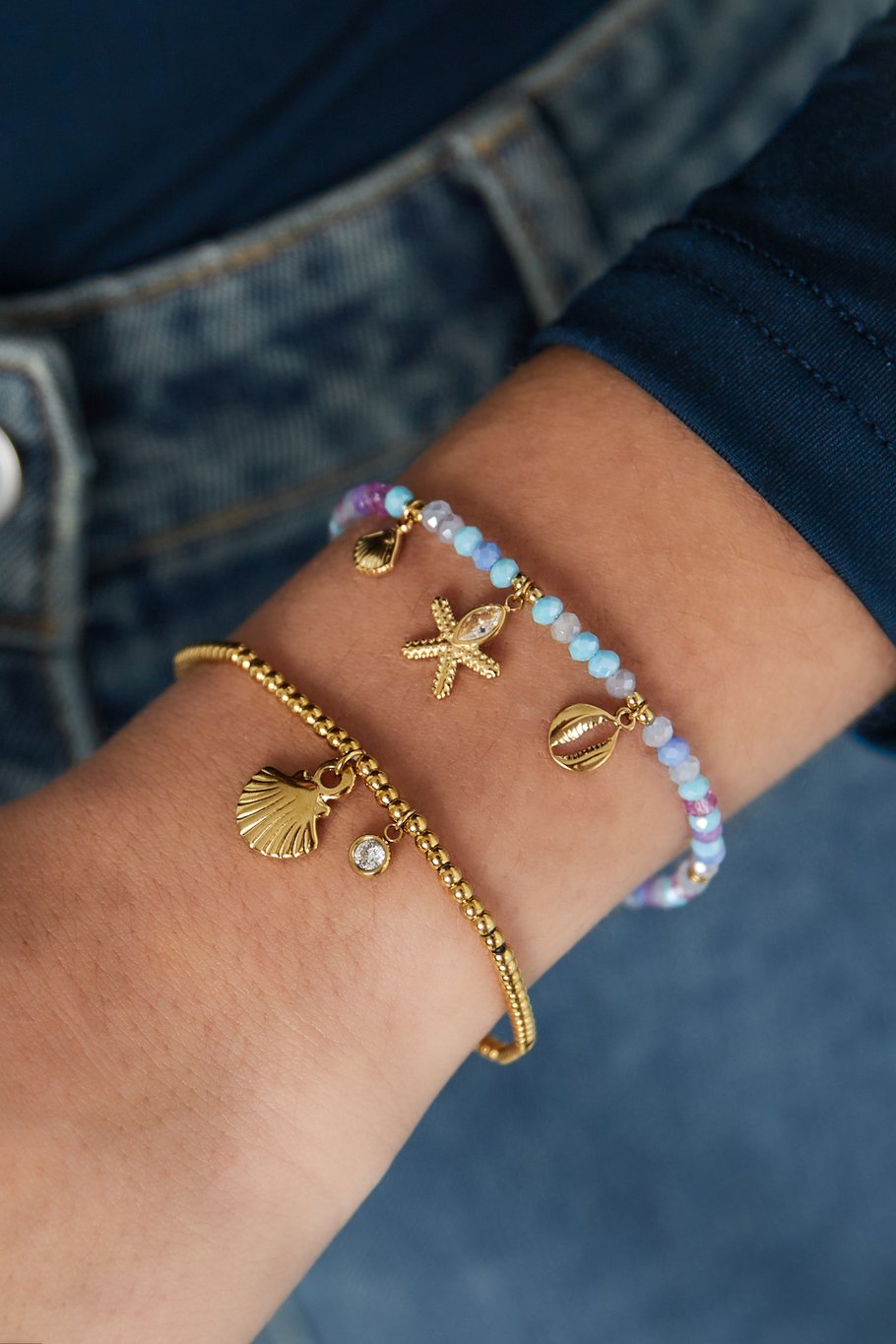 Schlichtes Armband mit glitzernder Muschel - Goldfarben Bild2