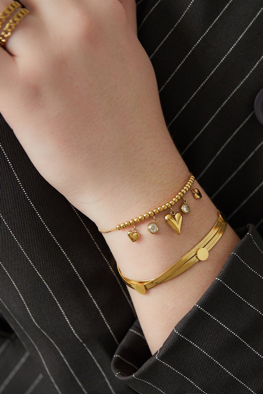 gleaming heart bracelet Picture2