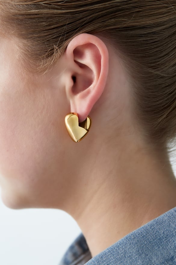 Heart earring 2
