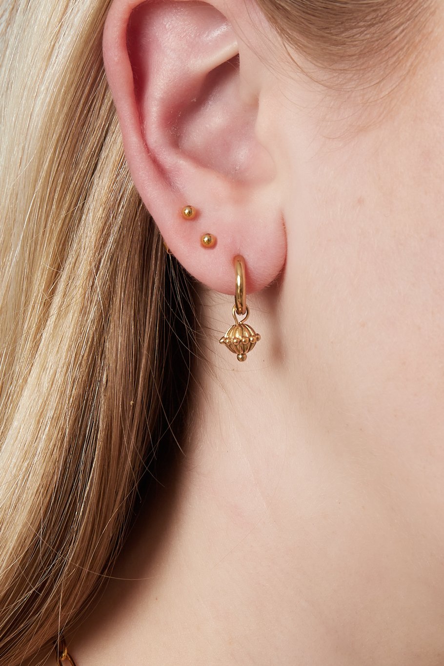 Globe charm earrings Picture2