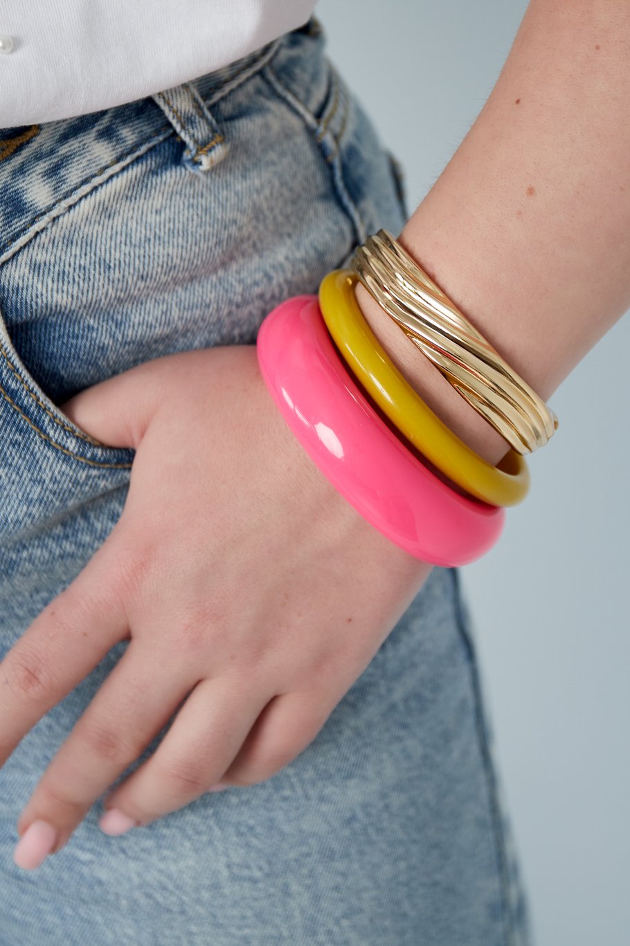 Twisted gold bangle Picture2