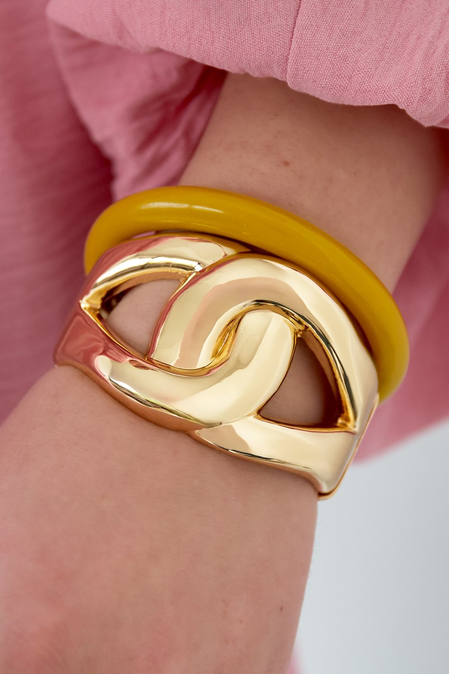 Bold knot bangle Picture2