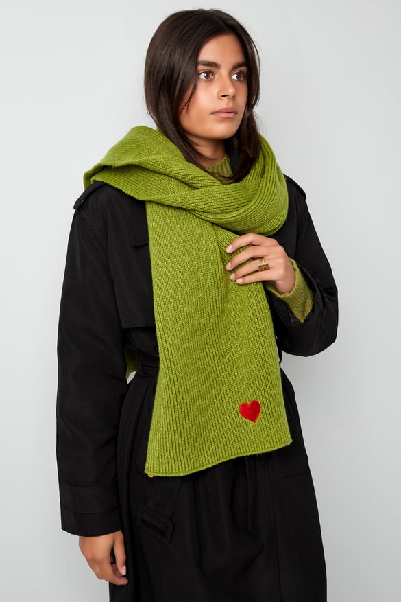 Winter scarf with heart detail - pink