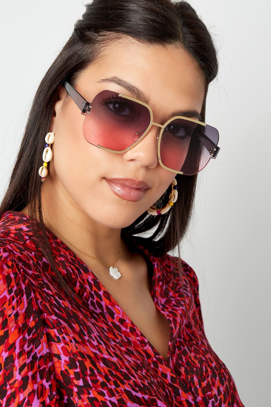 Lunettes de soleil Lunettes rondes Détail doré à l'intérieur Noir Image2