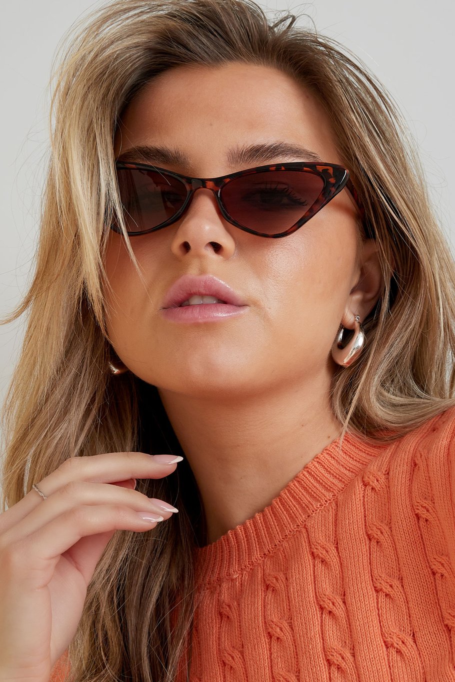 Barbie vibe sunglasses - black Picture2