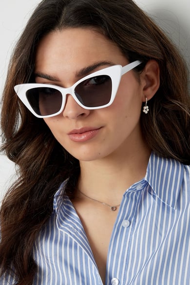 Sonnenbrille mit einfarbigem Rahmen – schwarz h5 Bild3