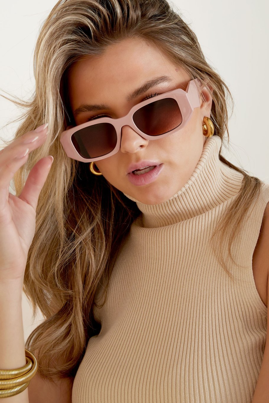 Parecen gafas de sol con esquinas - rosa Imagen2