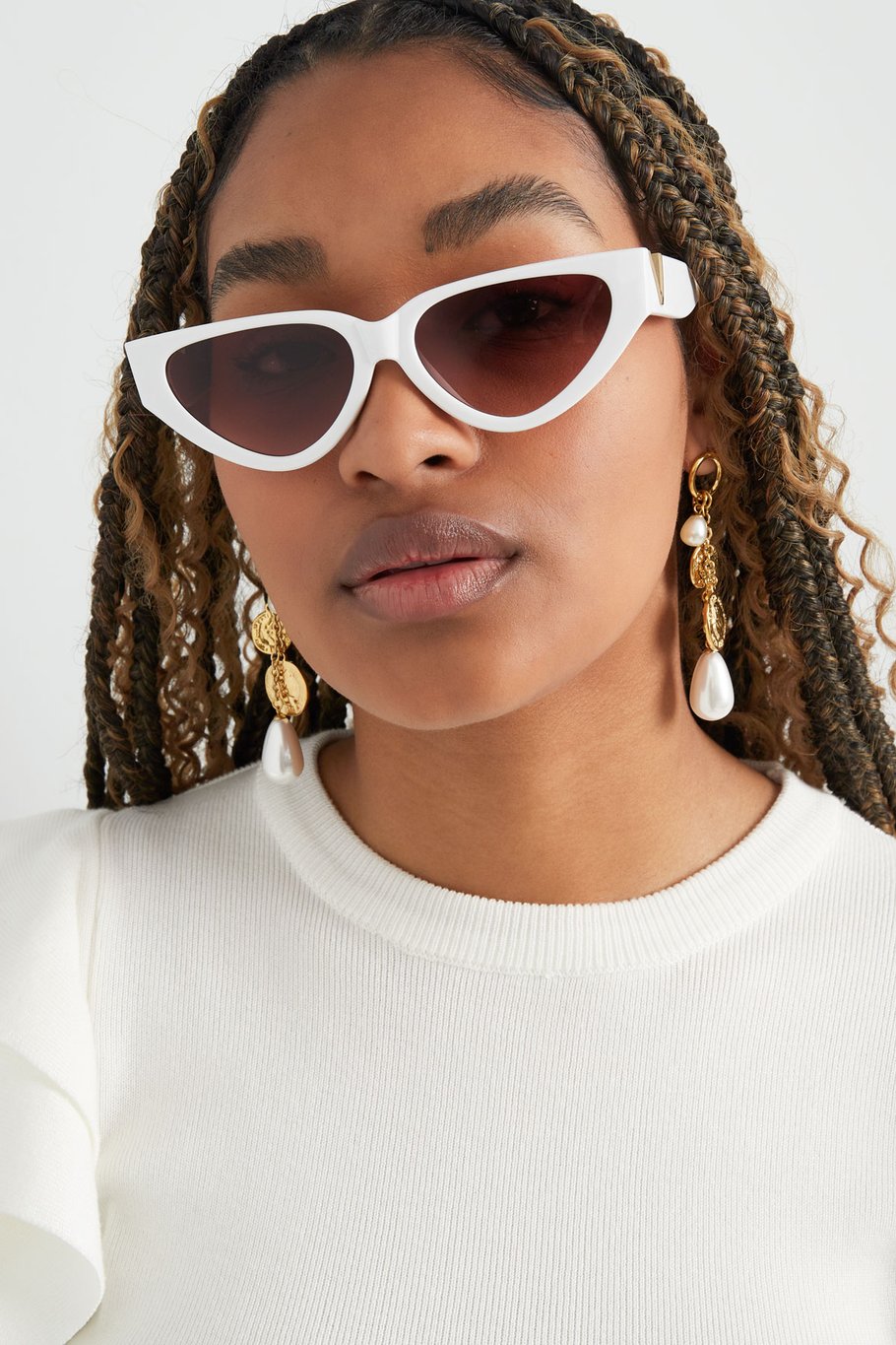V statement sunglasses - black Picture3